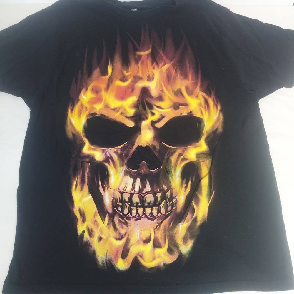 Celebrate Halloween Black T-Shirt Skull Fire Graphic Mens‎ Large